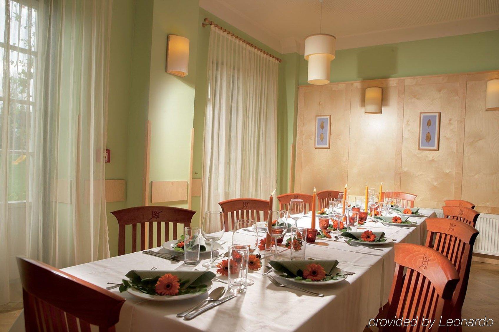 Jufa Hotel 3*
