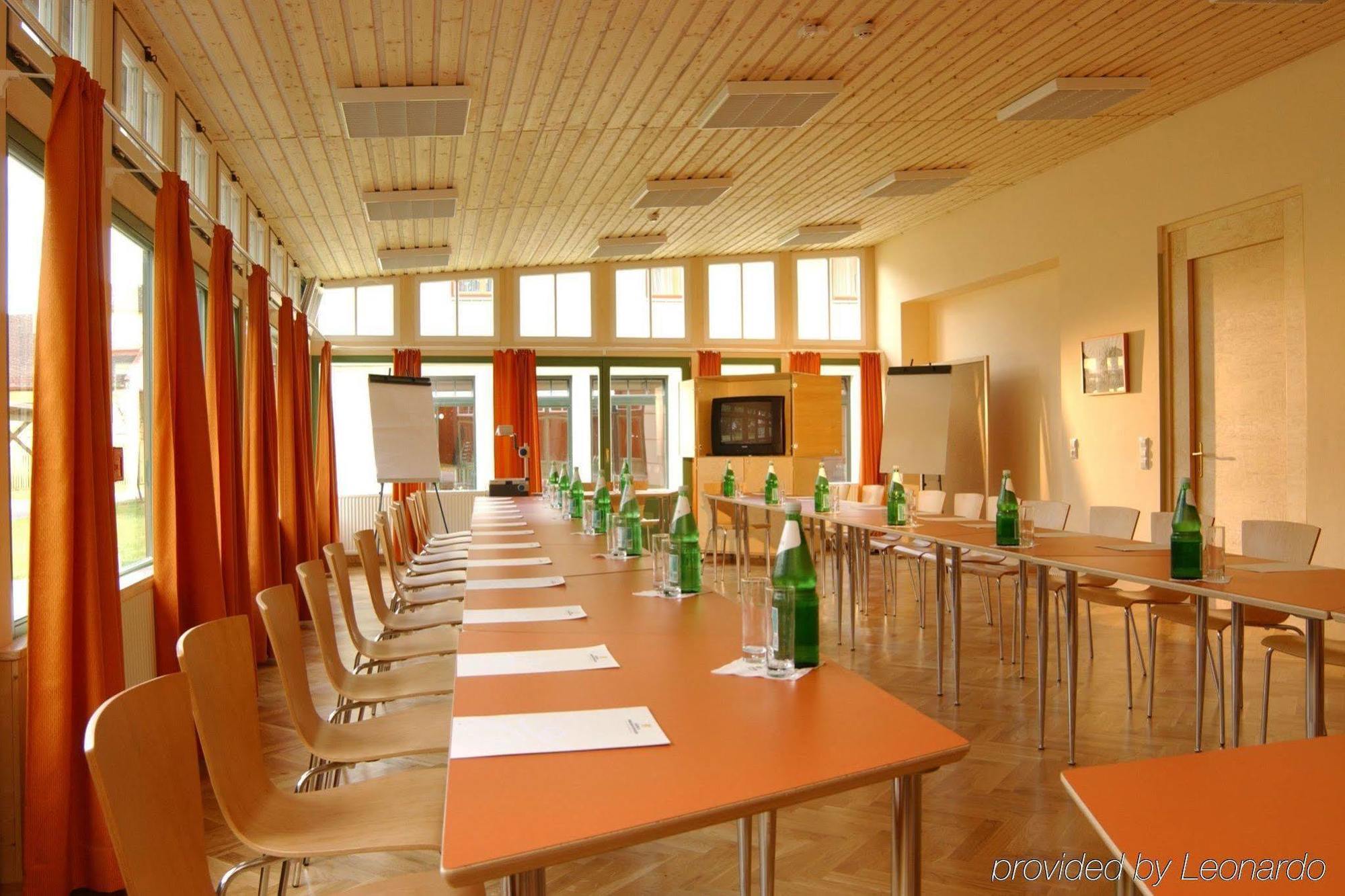 Jufa Hotel 3*